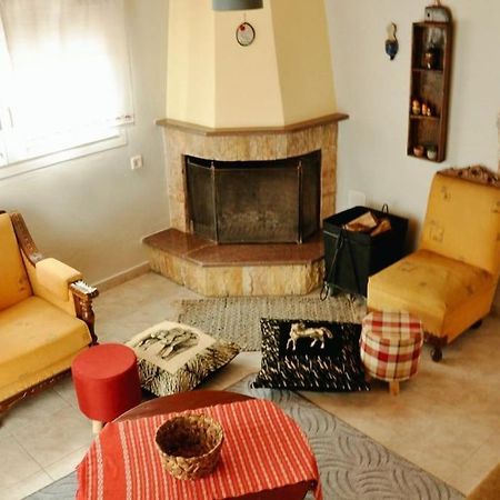 Tasoulashome 1-Μονοκατοικια Με Αυλη Komotiní Exterior foto